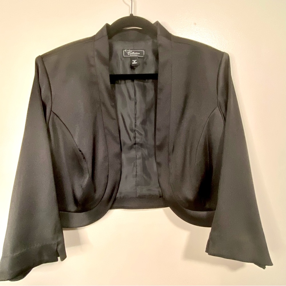 Black evening jacket. Size 18.